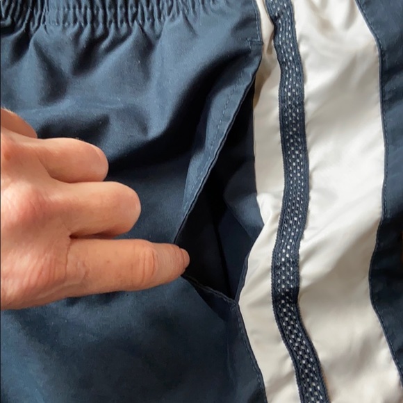 Nike navy shorts with pockets size S - Picture 3 of 8